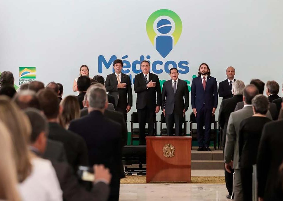 Médicos pelo Brasil