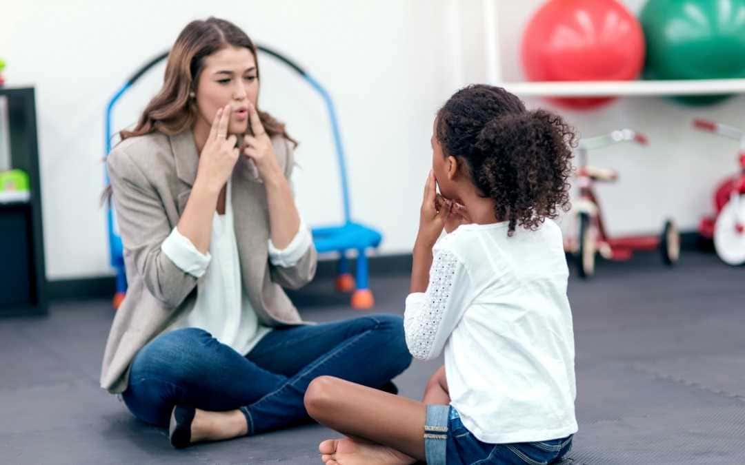 Plano de saúde deve custear tratamento de criança com transtorno da fala
