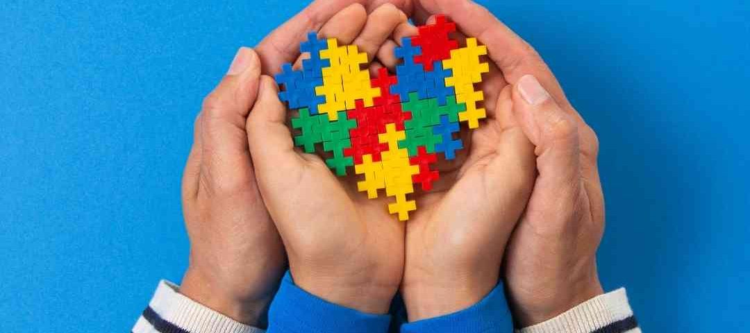 Ato solene aborda desafios enfrentados por autistas e familiares
