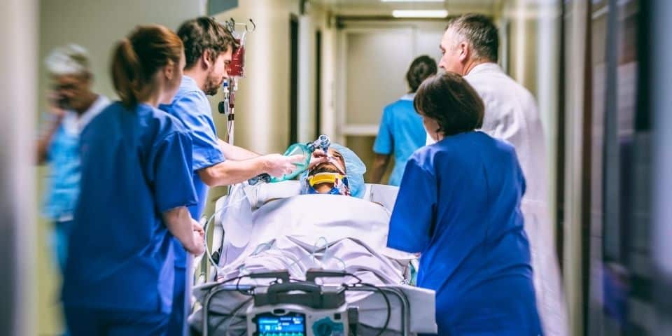 Plano de saúde condenado por negar internação de emergência!