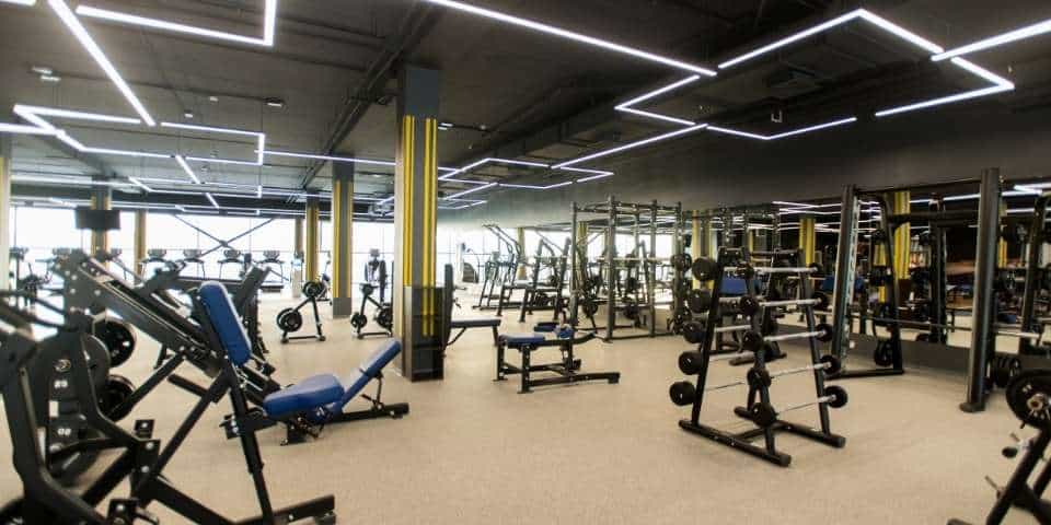 Academia indenizará aluno atingido por aparelho de musculação