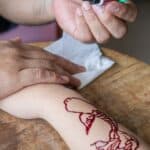 Consentimento de menor para tatuagem não afasta crime de lesão corporal